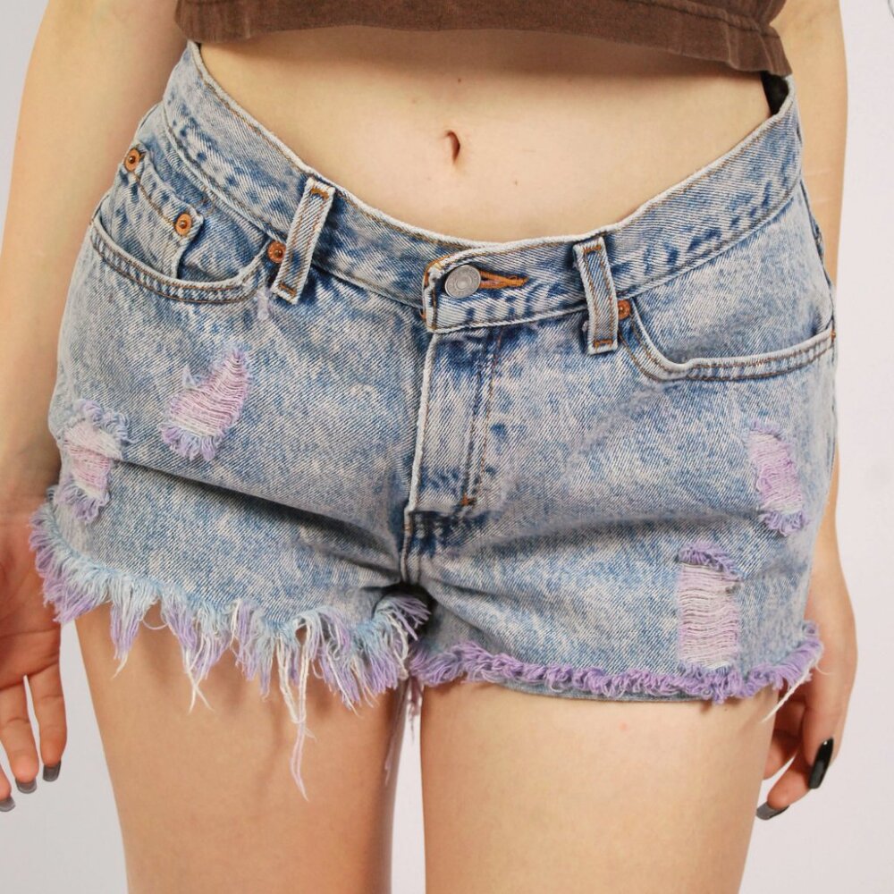 90s Distressed Denim Shorts Levis (9) stone wash vintage women cutoff high waist - Picture 5 of 9